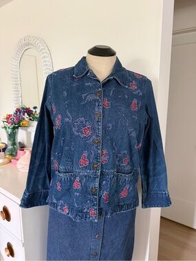 90’s Plus Size Alia Blue Denim Jacket with Red Embroidered Accents
